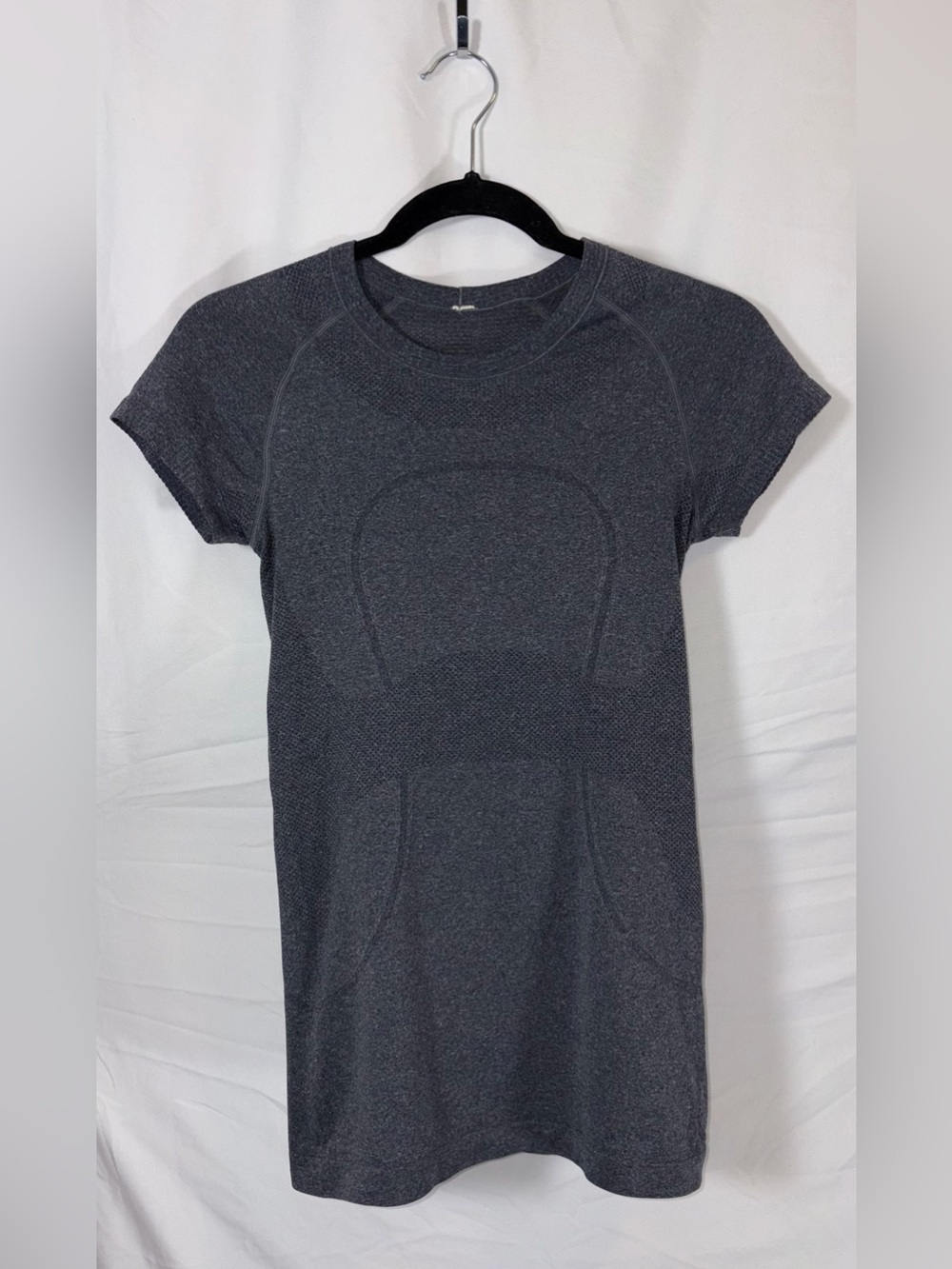 lululemon Swiftly Tech Short-Sleeve Shirt 2.0 Hip Length Gray Size XS (2/4)